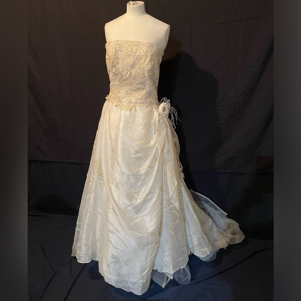 Pronovias Ivory Gold Strapless Wedding Dress 0 Cathedral Train Lightweight NEW